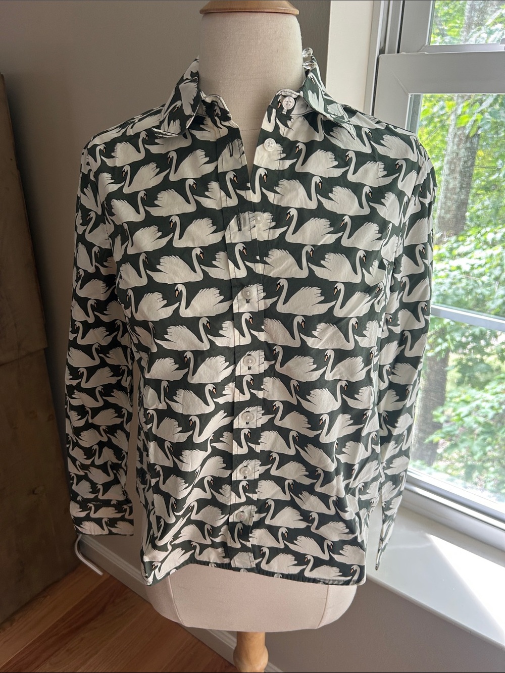 Boden Green and White Swan-Print Button-Front Shirt